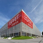 ESPRIT  ARENA  55.ooo Plätze, 100m Schiebedach