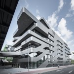 FOM - Fachhochschule Medien - zum Greifen nah von der Brücke Jülicher Str.