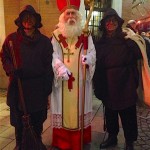 Urige Baas Schnitzler Sen. beschenkt jedes Jahr zum 6.12. Kinder in der Altstadt